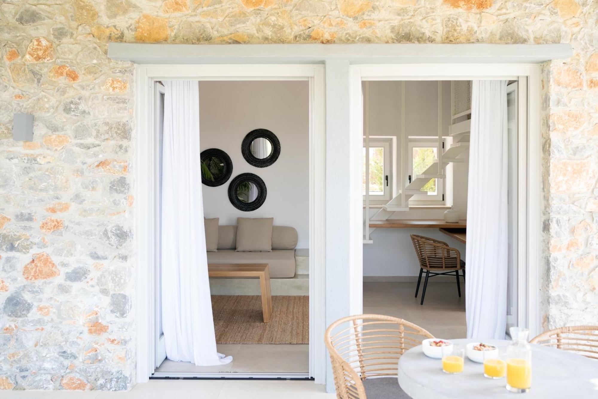 Stone Build Suite With Private Pool Kolios المظهر الخارجي الصورة